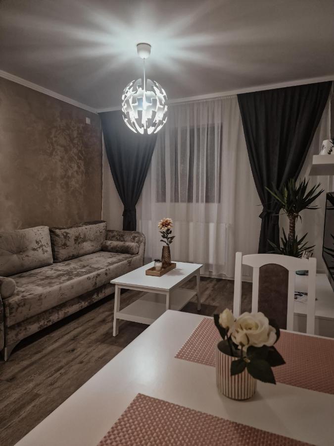 Immocity Oradea Eksteriør bilde